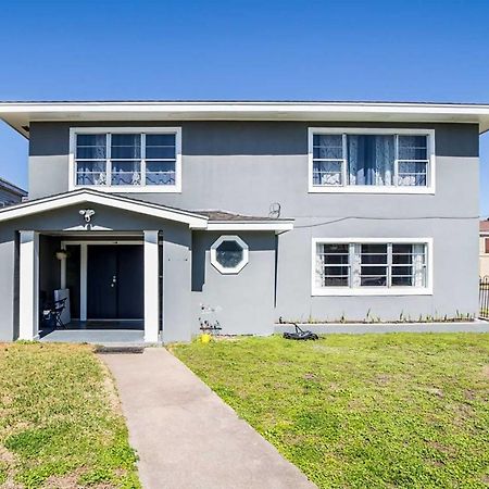 Spacious And Modern Family Duplex In Galveston! Exterior photo