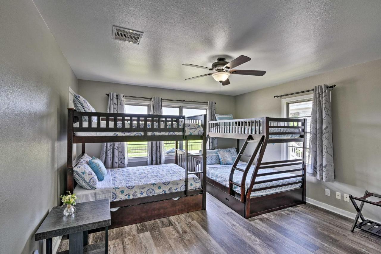 Spacious And Modern Family Duplex In Galveston! Exterior photo