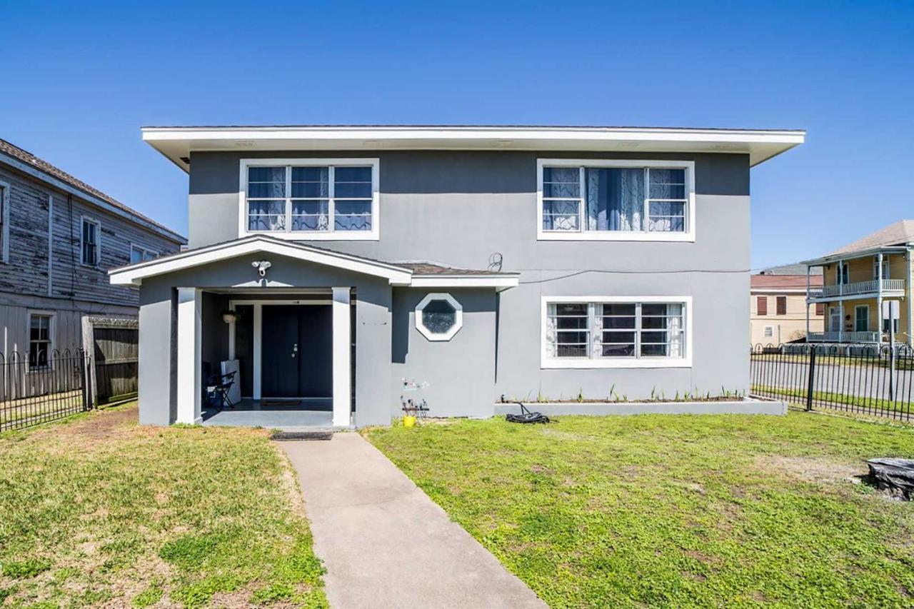 Spacious And Modern Family Duplex In Galveston! Exterior photo